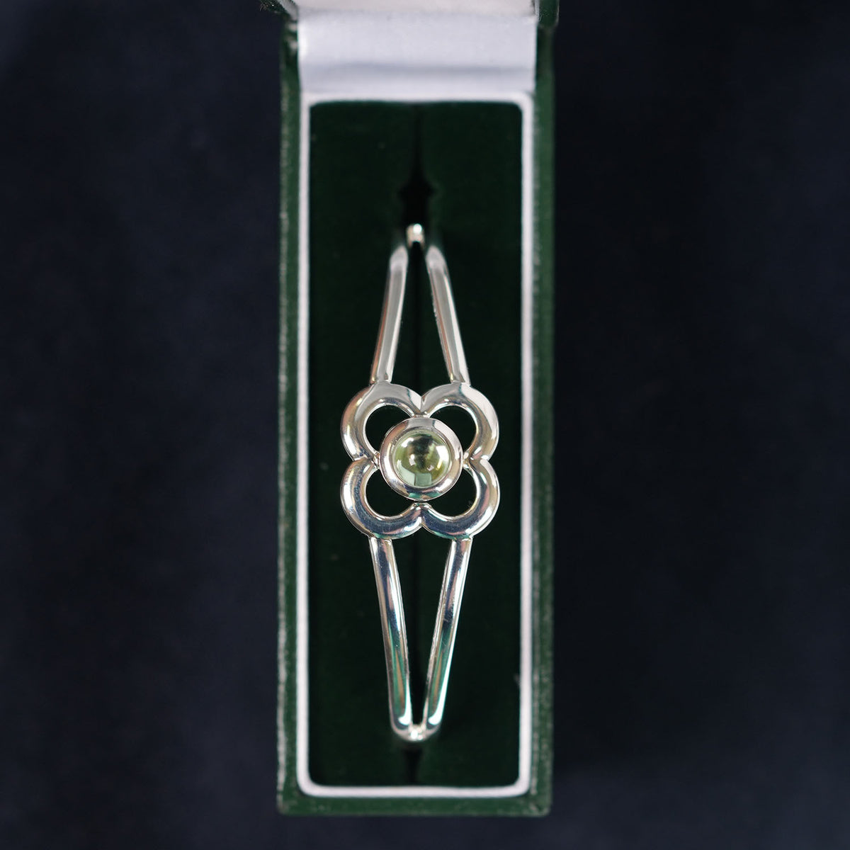 Art Pewter Birthstone Bangle - Silver Plated Pewter - Made in Scotland - August (Peridot)