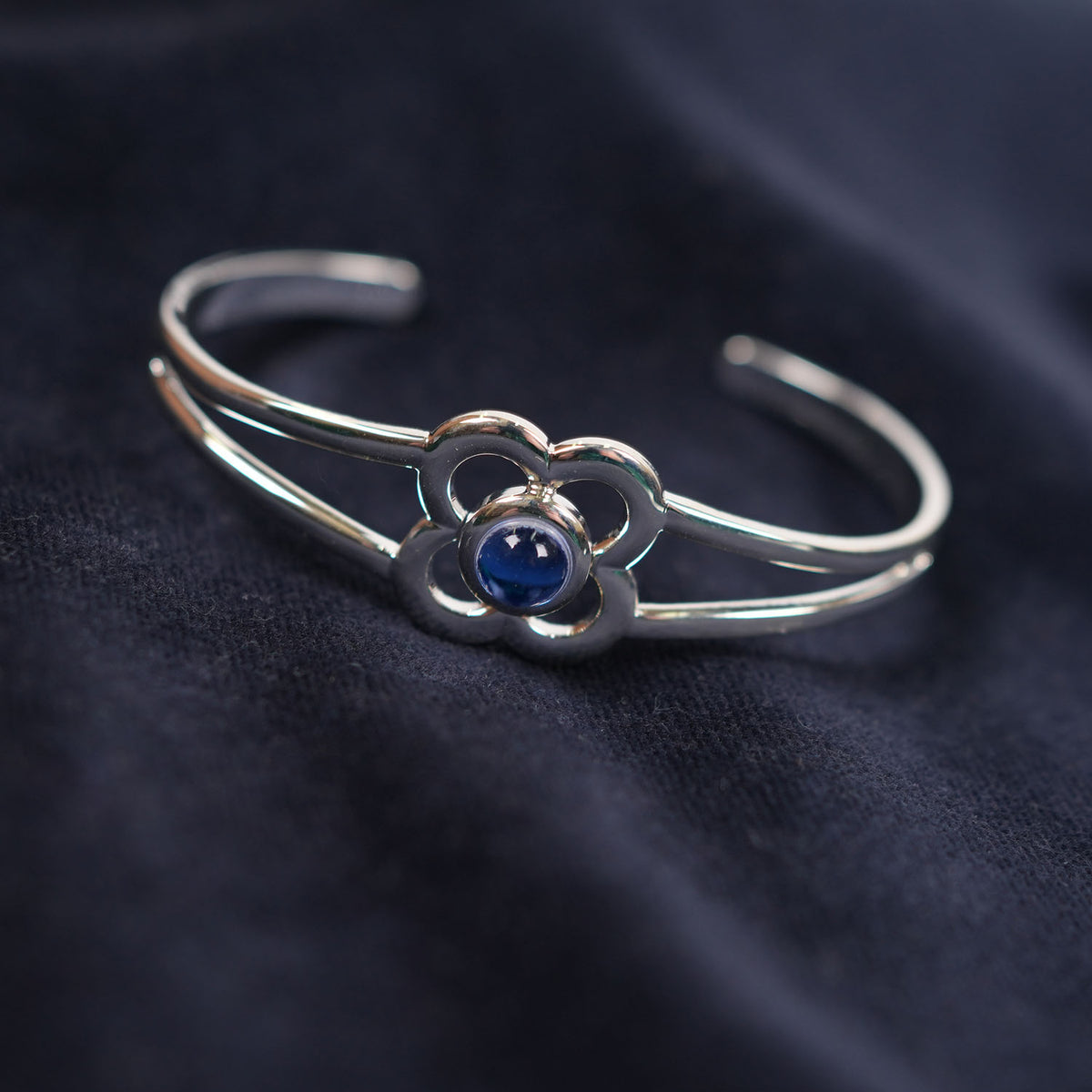 Art Pewter Birthstone Bangle - Silver Plated Pewter - Made in Scotland - September (Sapphire)