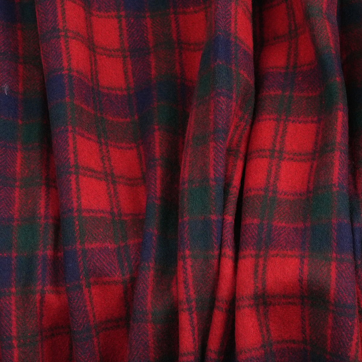 Scottish Tartan Wool-Blend Blanket Throw – Highland Comfort - ROBERTSON RED