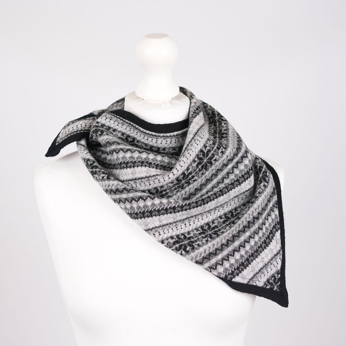 Women’s Lambswool Fair Isle Neck Scarf – Made in Scotland - BLACK