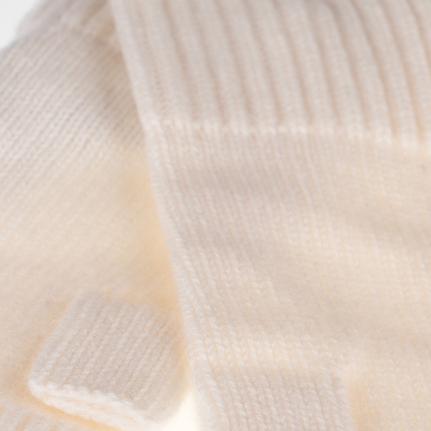 100% Cashmere Ladies Rib Wristlet White