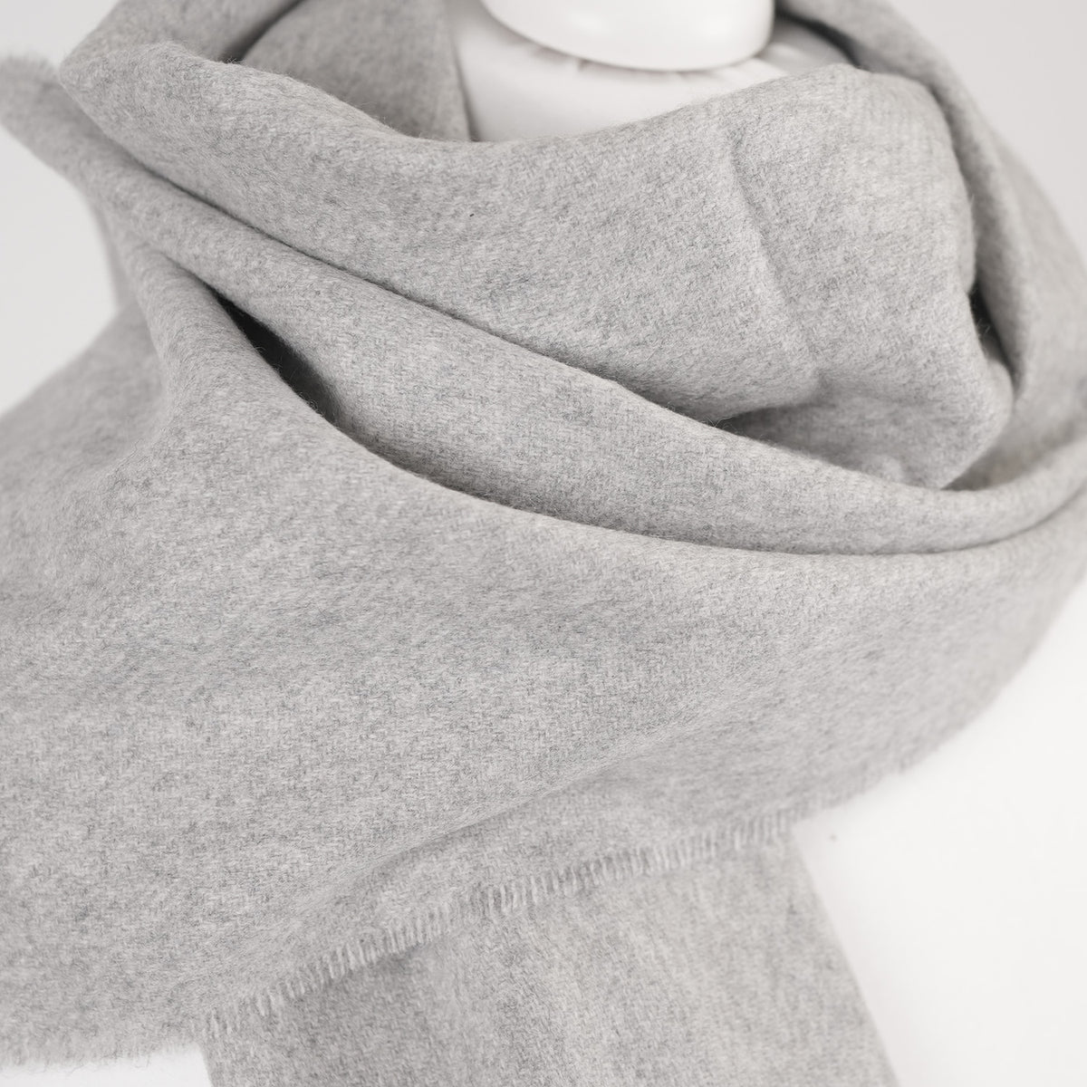 Tartan Weaving Mill 100% Pure Cashmere Scarf – Made in Scotland - LIGHT GREY