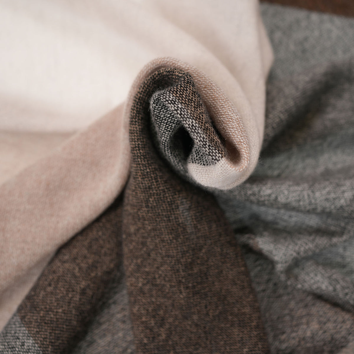 Earthy Block 100% Cashmere Square Scarf - MONOCHROME