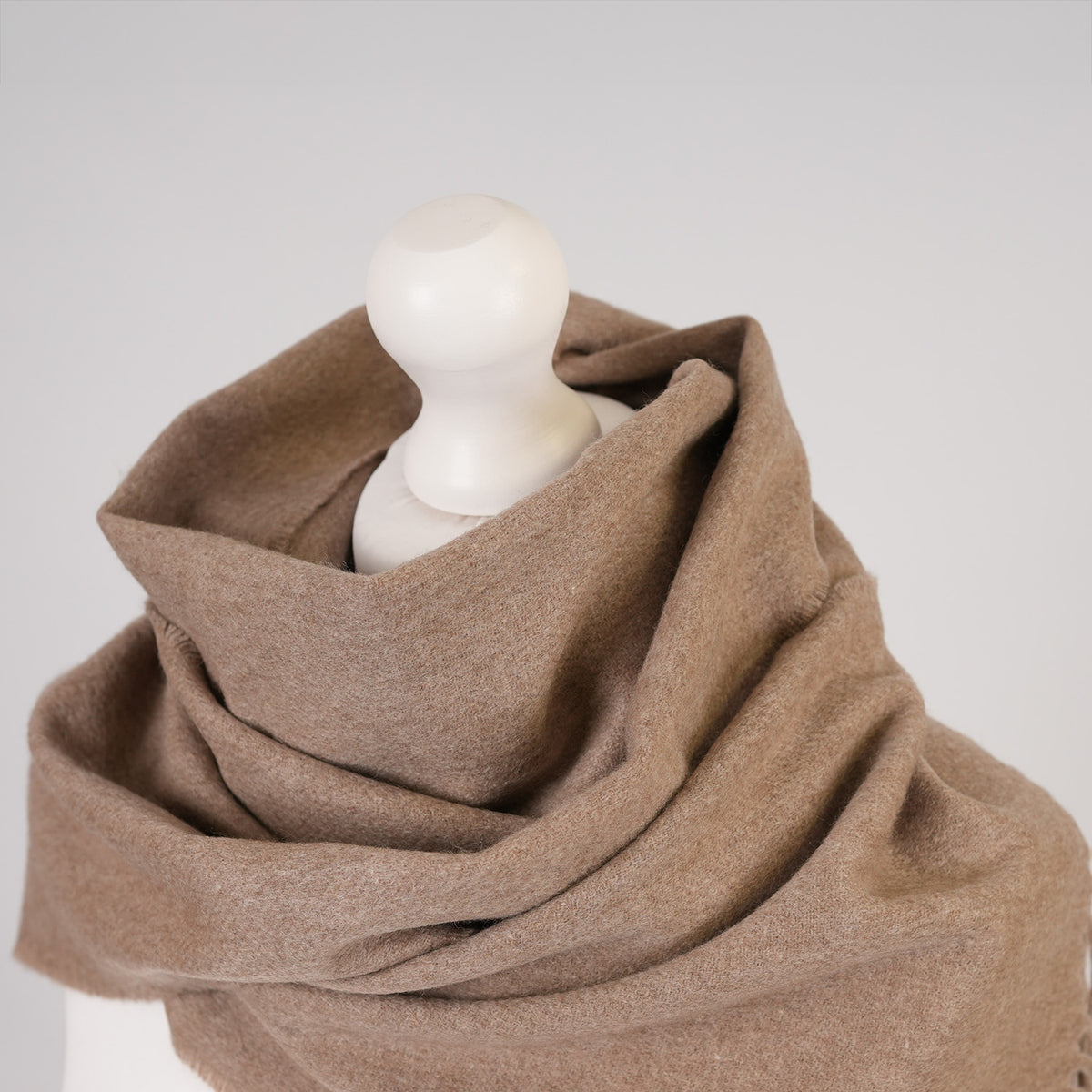 Tartan Weaving Mill 100% Pure Cashmere Scarf – Made in Scotland - LIGHT FAWN