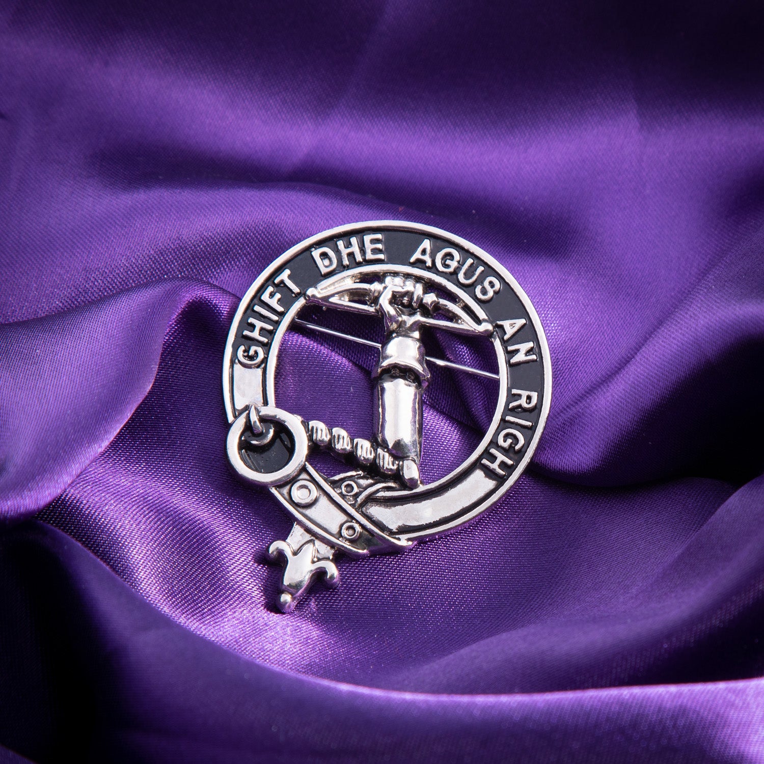 Clan Badge Macinnes